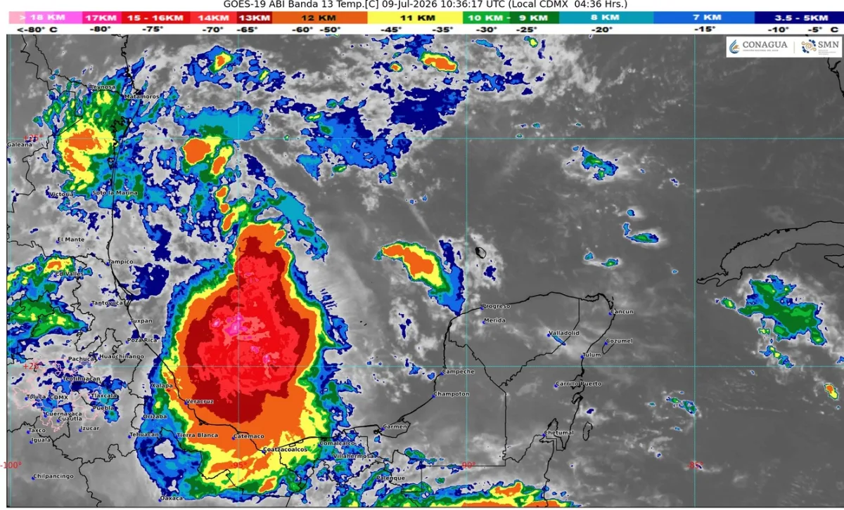 Nubes de lluvia sobre la costa de Quintana Roo