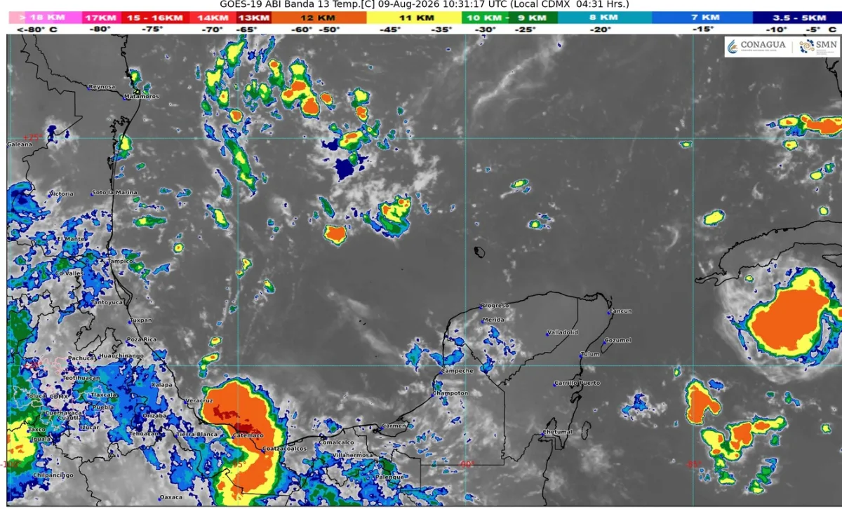Cielo con nubes de tormenta sobre la zona norte de Quintana Roo en plena ola de calor