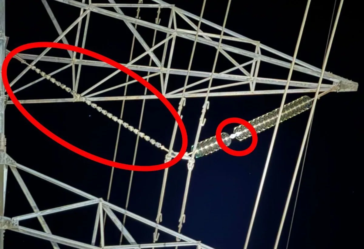 Torres de alta tensión y líneas eléctricas en la Península de Yucatán