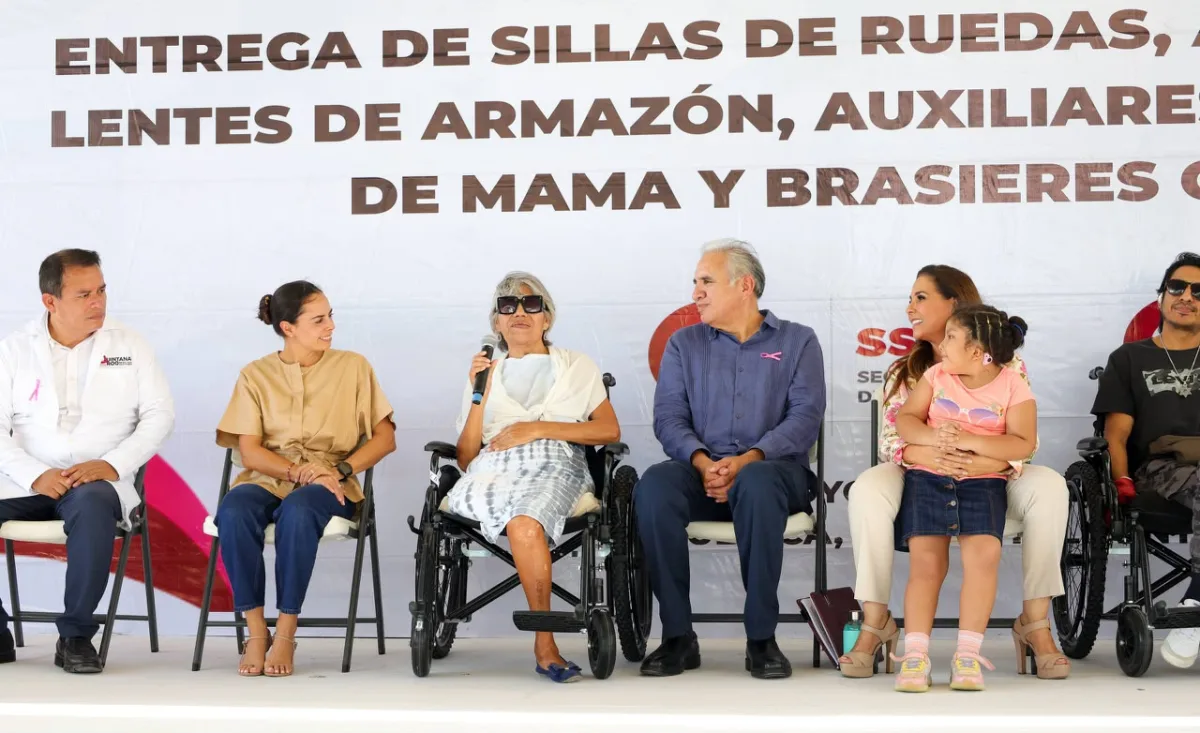 Wheelchairs and hearing aids handed out at DIF Quintana Roo in Cancún