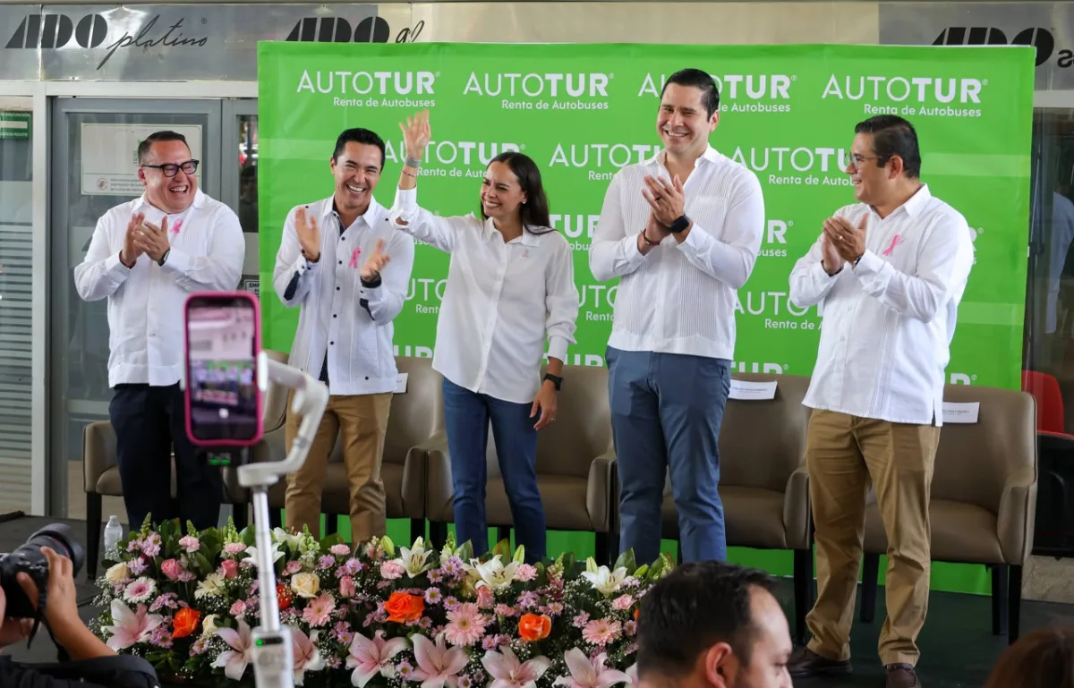 New AUTOTUR buses unveiled at Cancún's ADO terminal