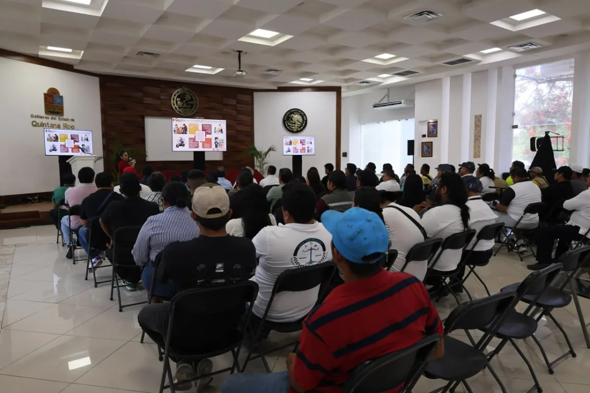 Operadores de transporte público en una capacitación