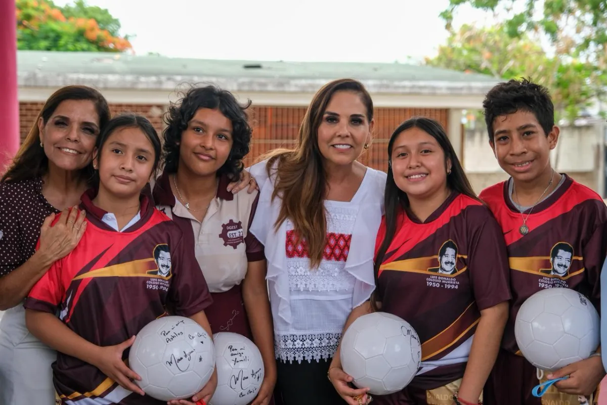 Nuevo domo entregado en la Secundaria Técnica 21 de la Región 94 en Cancún