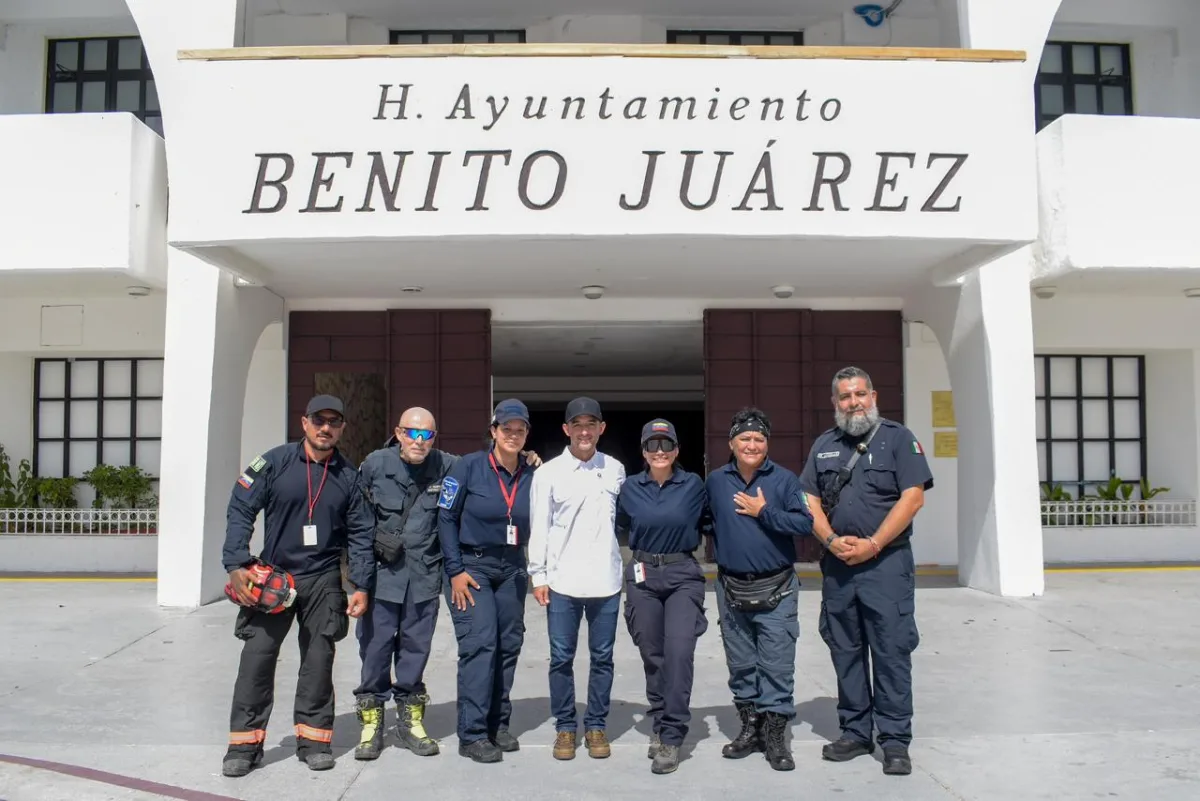 Ceremonia de reconocimiento en el gobierno municipal